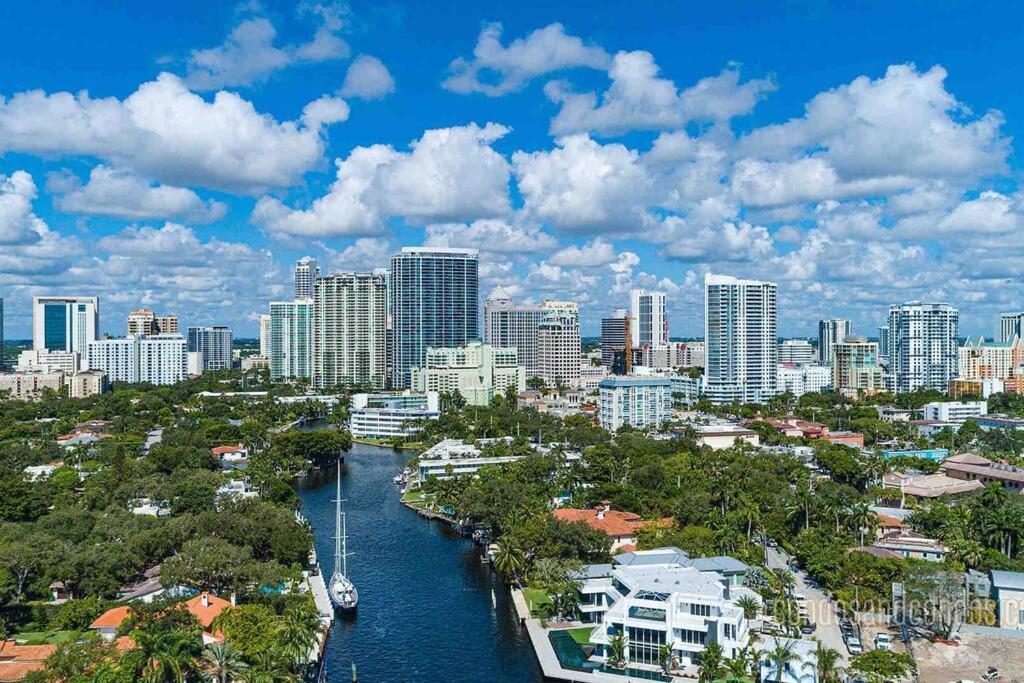 Pretty Rola 201 Luxury 1B1B W King Bed At Downtown Fort Lauderdale Exterior photo
